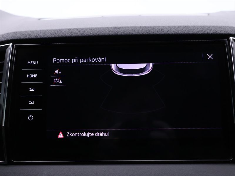 Škoda Karoq 2.0 TDI 110kW DSG 4x4 Ambition - fotka 23 z 32