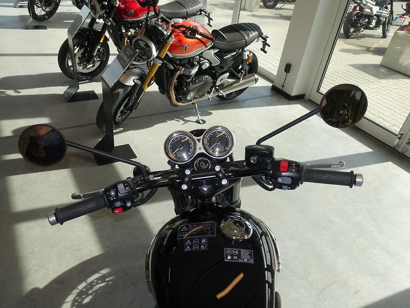 Triumph Bonneville T 120 (2026) - fotka 7 z 7