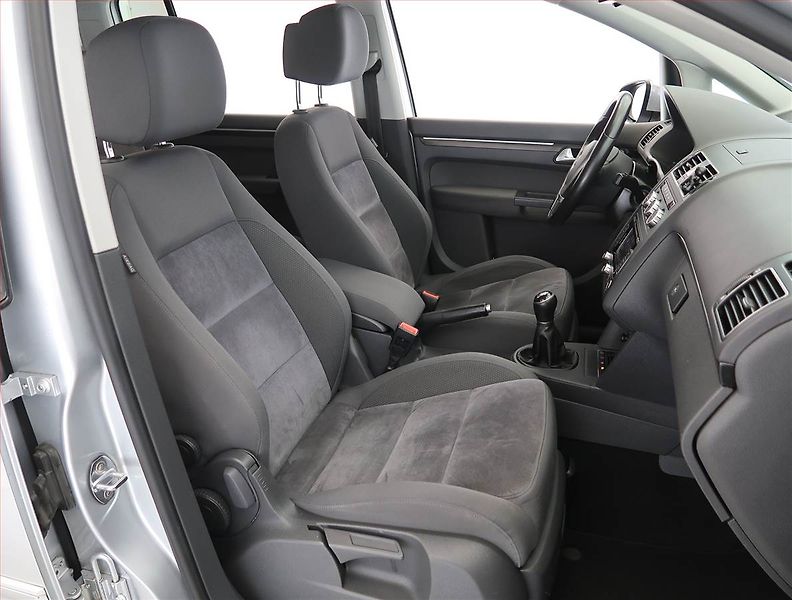 Volkswagen Touran (2013) 1.6 TDI, 7 míst, Serv.kniha - fotka 9 z 21