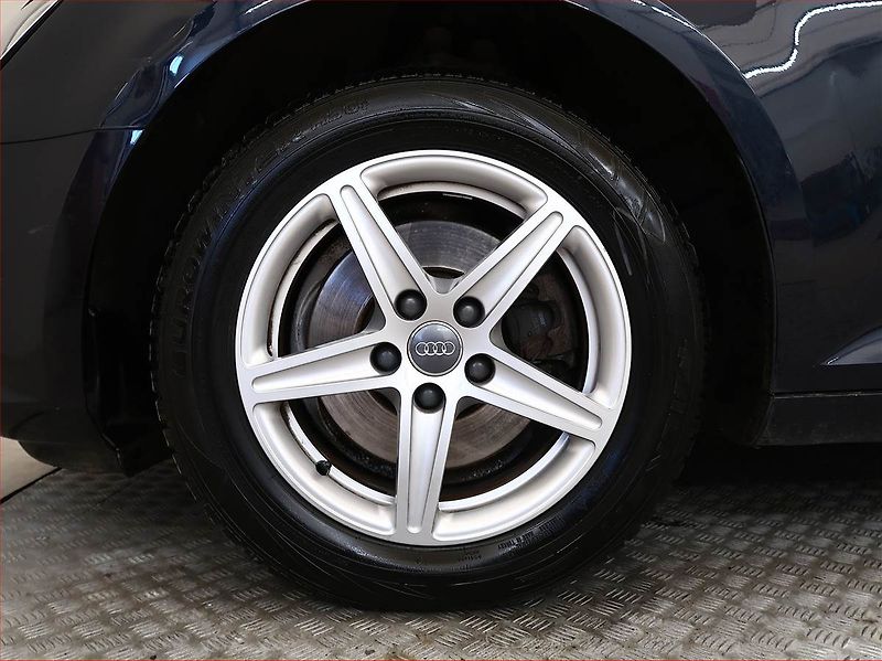 Audi A4 (2017) 2.0 TDI, Automat, Navi - fotka 15 z 19