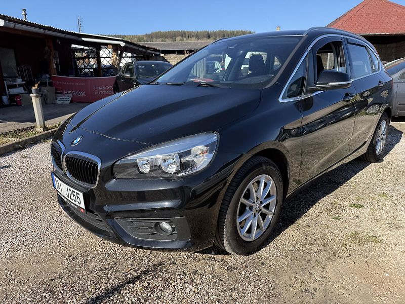 BMW Řada 2 (2015) 1.5 100kw spotřeba 4.9L2 - fotka 12 z 49
