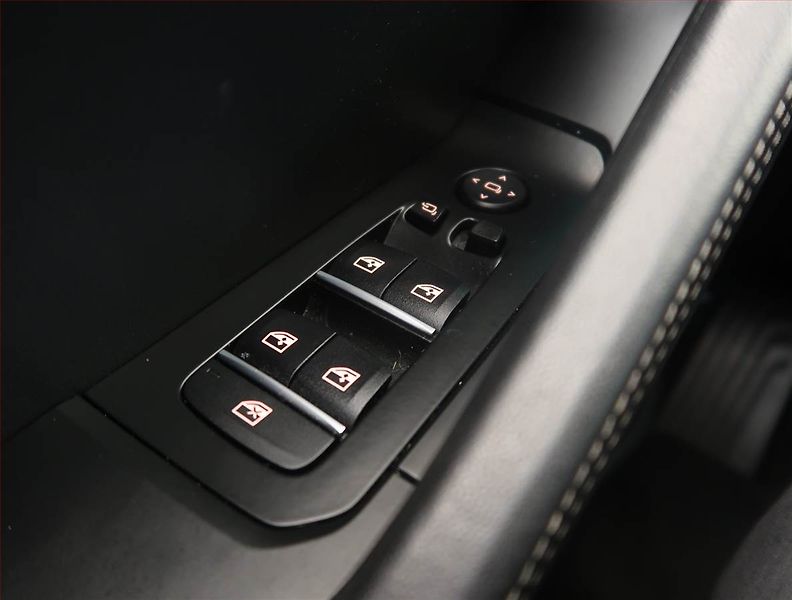 BMW X6 (2021) xDrive30d - fotka 17 z 20