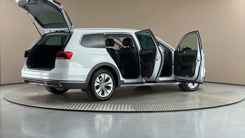 Volkswagen Passat 2.0 TDI DSG 4MOTION Alltrack - fotka 6 z 27