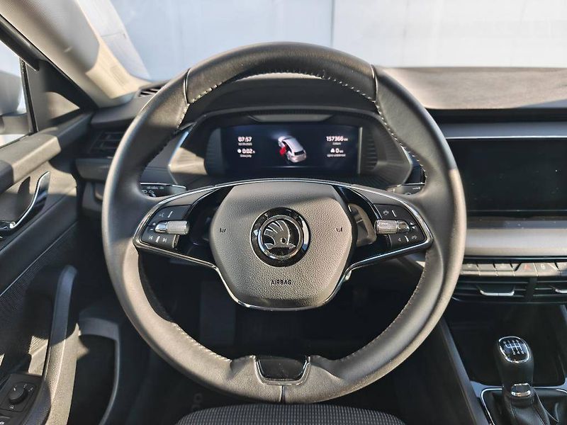 Škoda Octavia Ambition 6MP 2,0TDI - fotka 11 z 22