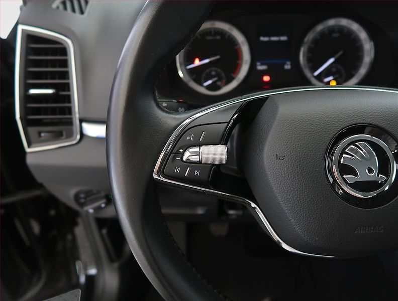 Škoda Karoq (2022) Ambition 1.5 TSI, digi klima - fotka 19 z 26