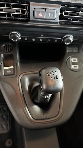 Opel Combo (2024) EditionPlus L1H1 1.2TURBO,81kW - fotka 11 z 12