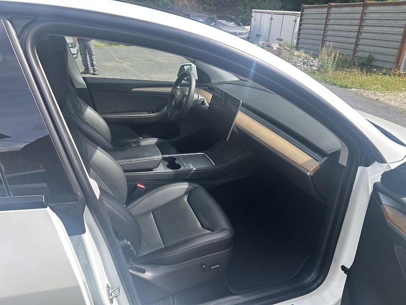 Tesla Model Y LONG RANGE DUAL MOTOR TZ 94,1% - fotka 3 z 6