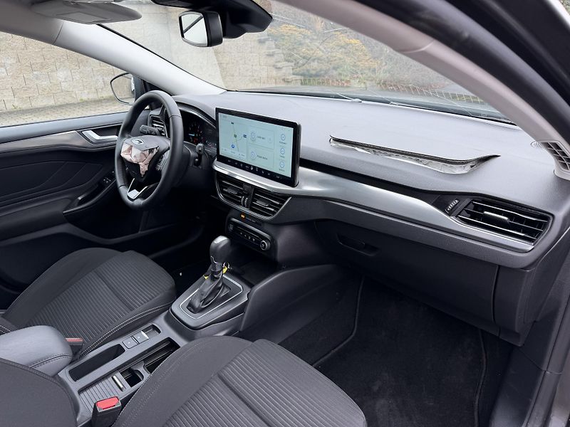 Ford Focus Kombi automat Titanium navi - fotka 12 z 17