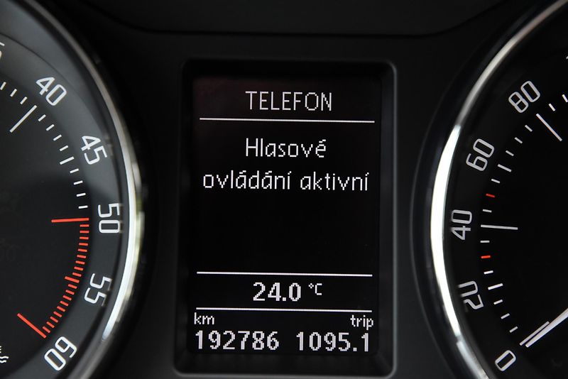 Škoda Superb 1.6 TDi 6st,KLIMA,NAVI,PDC,ALU - fotka 15 z 39