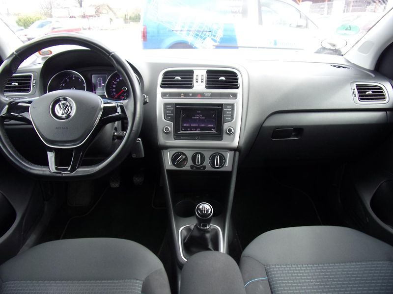 Volkswagen Polo (2017) 1,0TSI KLIMA TEMP VÝHŘEV - fotka 20 z 24