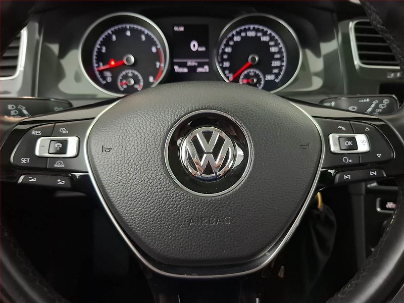 Volkswagen Golf (2018) 1.4 TSI, Tempomat - fotka 15 z 18
