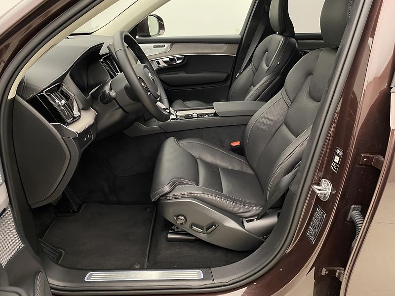 Volvo XC90 T8 RECHARGE BRIGHT ULTRA 7míst - fotka 3 z 70