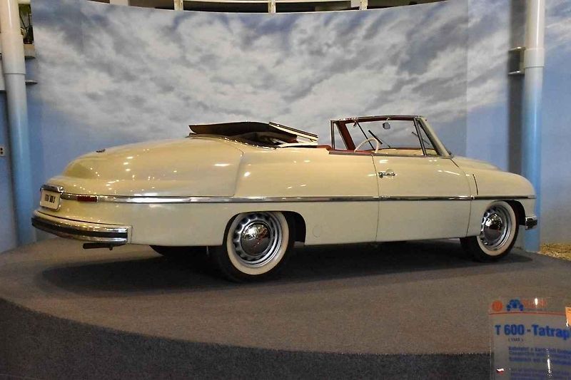 Tatra 613-K měla veřejnou premiéru před 35 lety