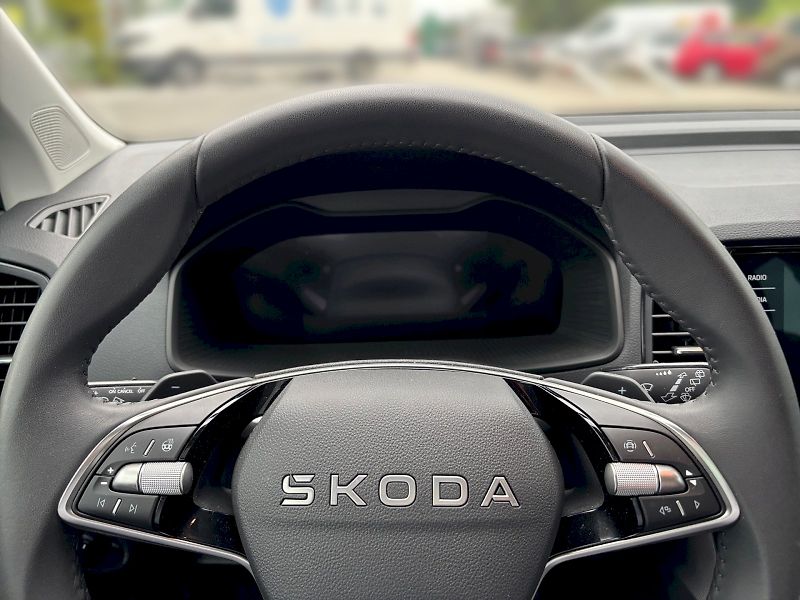 Škoda Karoq (2025) SELECTION 1.5 TSI 110 kW A7F - fotka 19 z 31