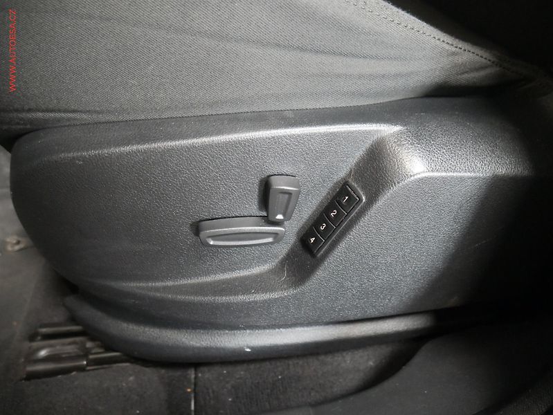 Ford Galaxy (2011) 2.2 TDCi, ČR, Ghia, panor - fotka 13 z 20