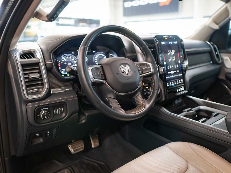 Dodge RAM (2023) 5.7 V8 Limited 6 LIFT - fotka 13 z 40