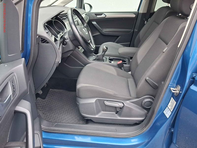 Volkswagen Touran (2016) 1.6TDi, Navi, AC - fotka 9 z 18