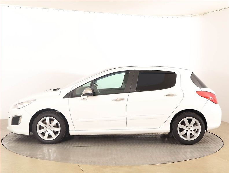 Peugeot 308 (2012) 1.6 HDi, Navi, Park. senzory - fotka 3 z 17