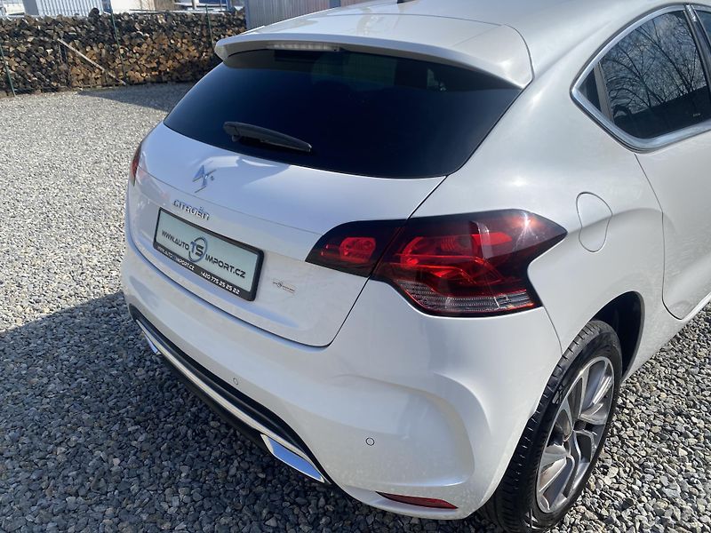 Citroën DS4 1.6i 16V 120PS EXCLUSIVE TOP!! - fotka 46 z 160