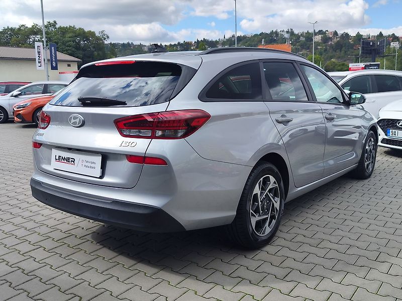 Hyundai i30 1.0 T-GDI/74kW Smart CLIMATE D - fotka 5 z 29