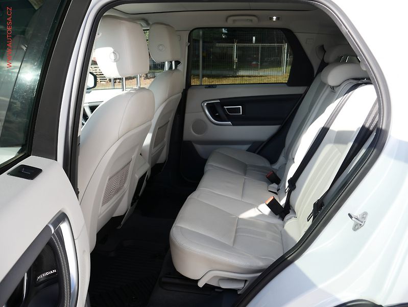 Land Rover Discovery Sport (2016) 2.0TD4 4x4, AT, bixen, panor - fotka 10 z 20