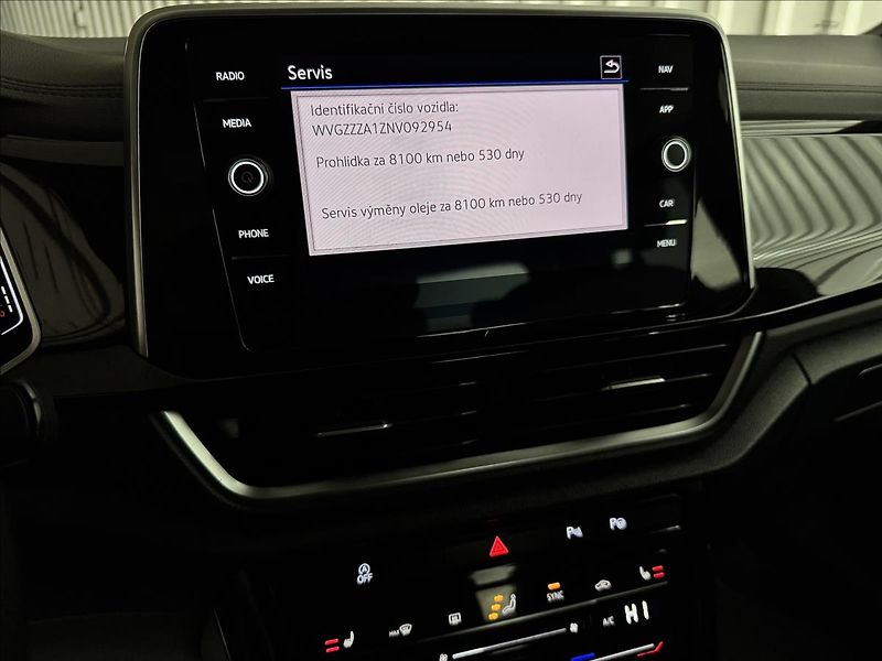 Volkswagen T-Roc R-LINE NEZ-TOP 2XALU TAŽNÉ DPH - fotka 22 z 42