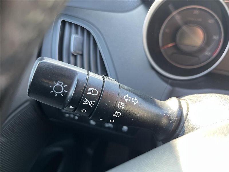 Hyundai ix35 1,7 CRDi 85KW KLIMA ALU 2xKOLA - fotka 23 z 31