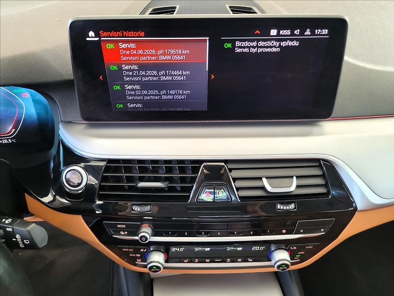 BMW Řada 5 2,0 HEV,LED,Navi,kůže,výhřev - fotka 35 z 49