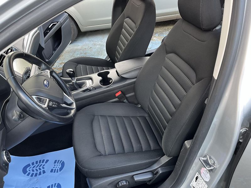 Ford Mondeo (2019) 2.0TDCi NAVI WINTER PDC ALU - fotka 17 z 35