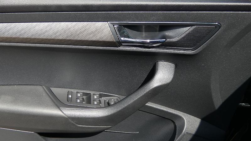 Škoda Karoq 2.0 TDI Style - fotka 9 z 23