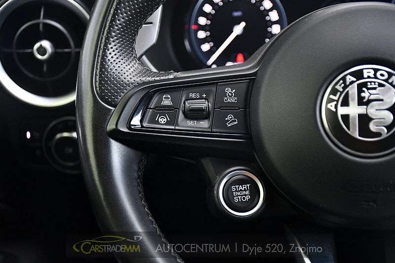 Alfa Romeo Stelvio 2.2 Diesel 16V 154kW Veloce Q4 - fotka 29 z 54