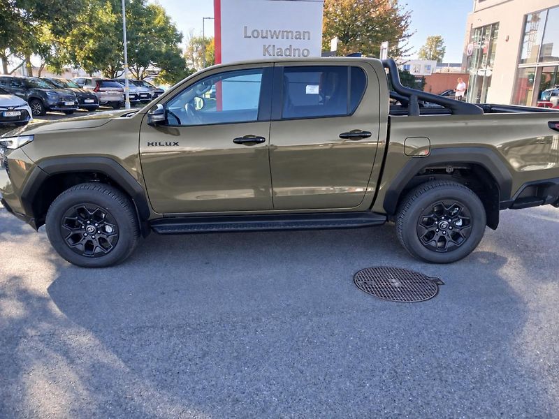 Toyota Hilux 2.8L Diesel 48V MHEV - 4x4 - 6 - fotka 5 z 9