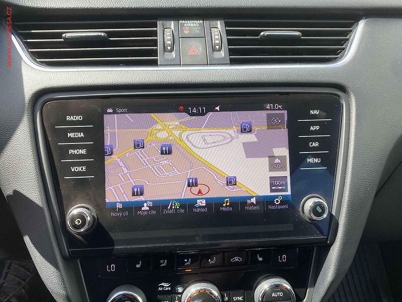 Škoda Octavia (2018) 2.0 TDi, RS, DSG - fotka 18 z 20