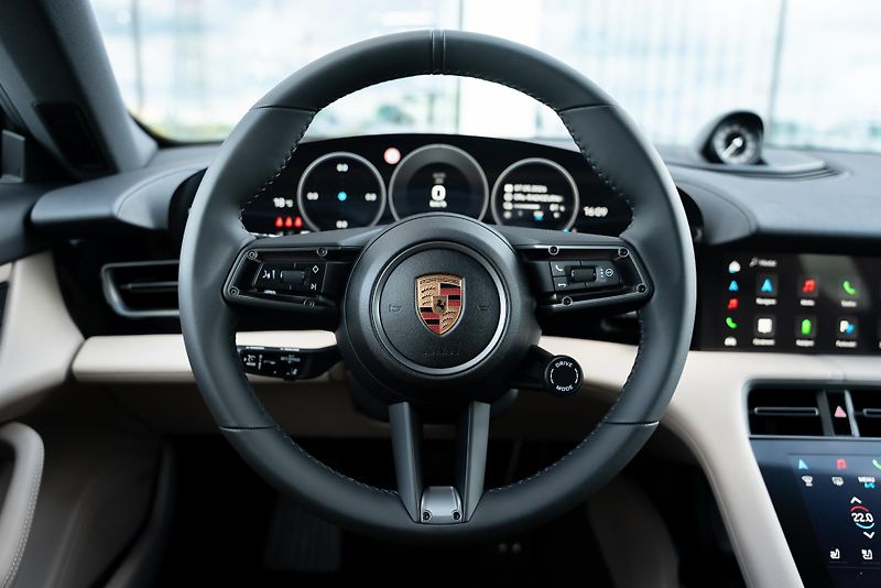 Porsche Taycan - fotka 19 z 30