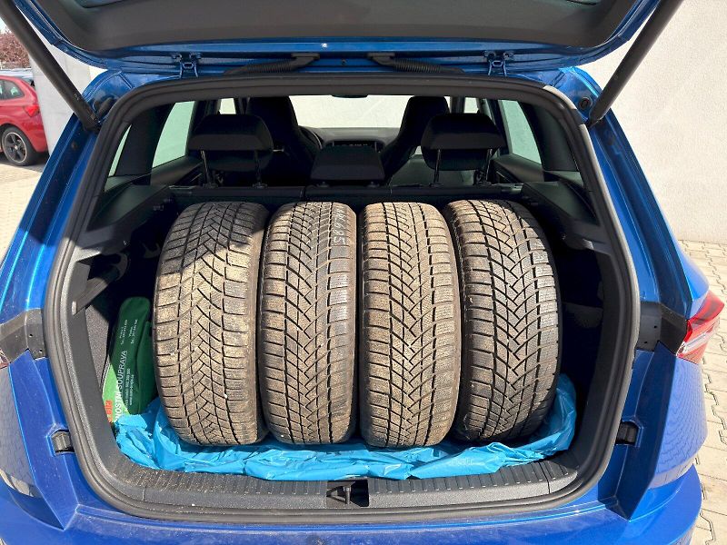 Škoda Karoq (2024) SPORTLINE TSI 1.5/110KW 7AP - fotka 7 z 38