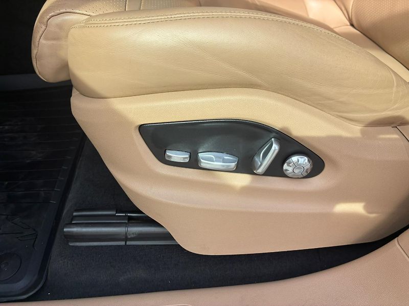 Porsche Cayenne (2019) 3.0, 250KW, 4x4, 360°, KEYLESS - fotka 30 z 38