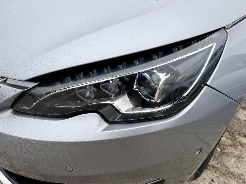 Peugeot 308 (2016) 1.6 BLUE HDI ALLURE KOUP. ČR - fotka 9 z 19