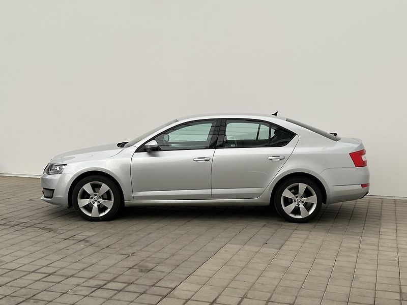 Škoda Octavia 1.2 TSI Elegance plus - fotka 4 z 28