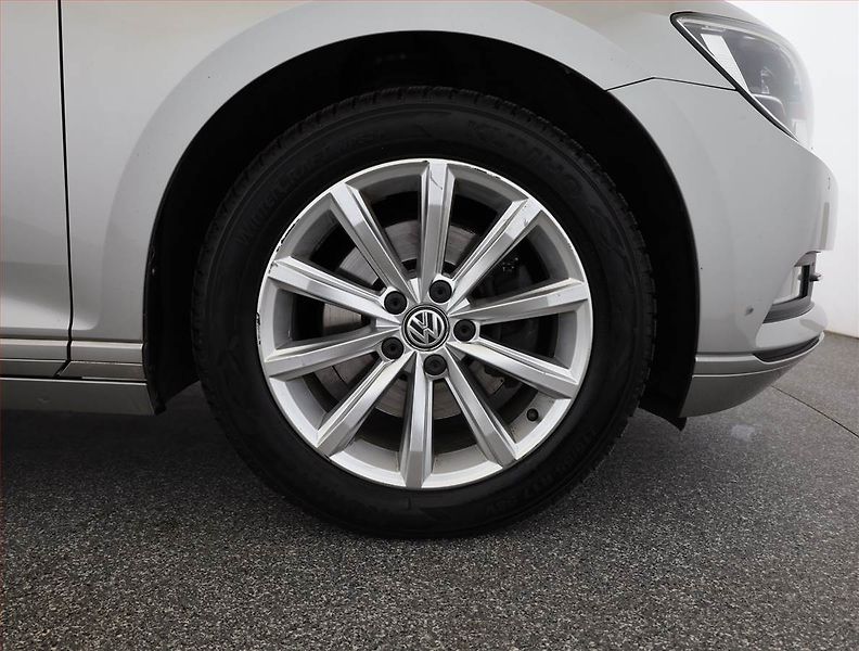 Volkswagen Passat (2015) 2.0 TDI, Navi, Tempomat - fotka 18 z 18