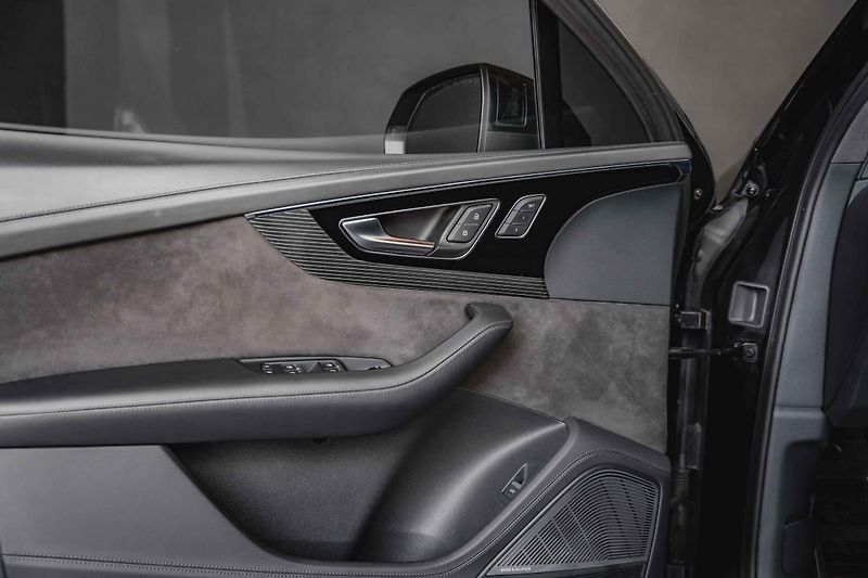 Audi SQ7 (2018) V8*TDi*7míst*HUD*B&O*TZ*CZ*R22 - fotka 15 z 19