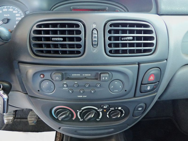 Renault Mégane 1.6i 16v 79kW Klima Alu - fotka 8 z 28