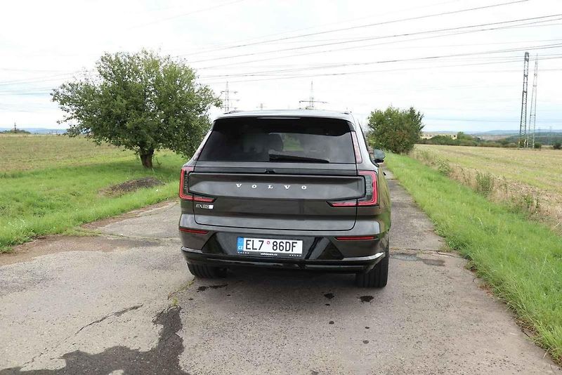 Volvo EX90 je největším SUV v nabídce značky.
