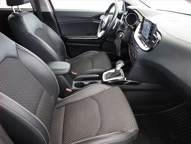 Kia XCeed (2021) 1.5 T-GDI, Automat, Serv.kniha - fotka 7 z 18