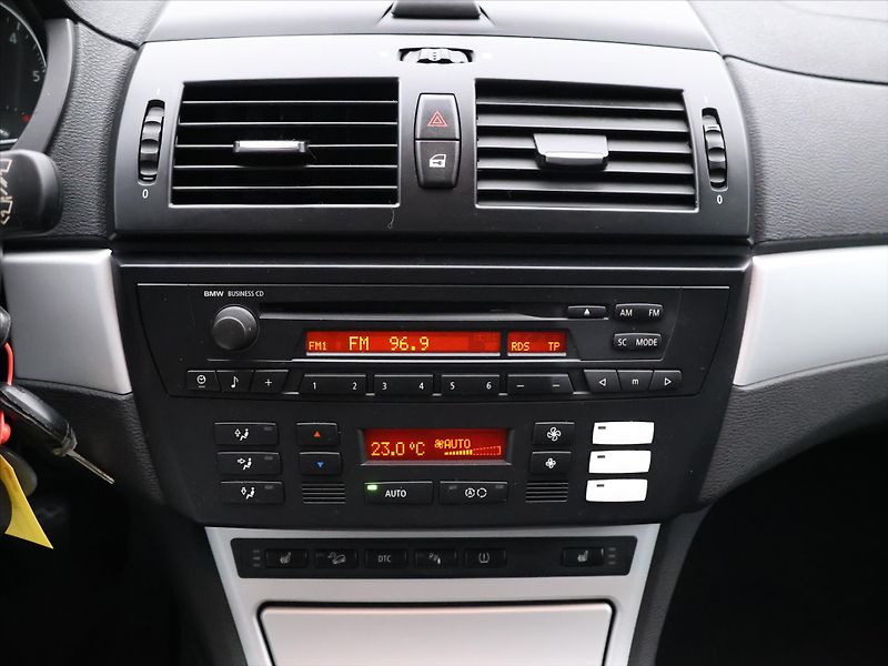 BMW X3 2,0 D xDrive 110kW Xenon Tažné - fotka 15 z 23