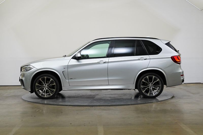 BMW X5 - fotka 3 z 26