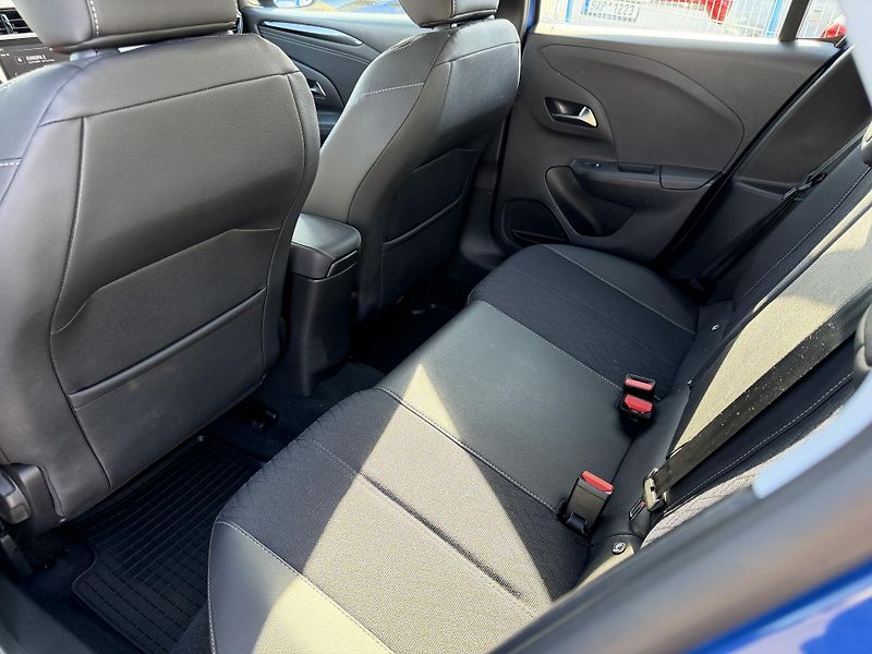 Opel Corsa 1,2T/74kW - Elegance - fotka 43 z 67