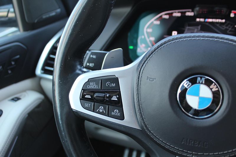 BMW X5 M50d - fotka 13 z 27