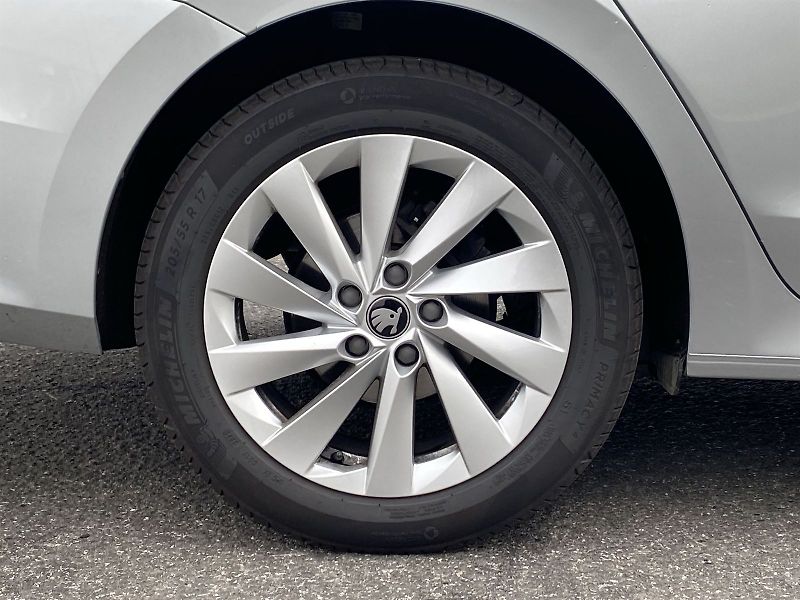 Škoda Octavia (2025) 1.5 TSI Top Selection - fotka 32 z 36