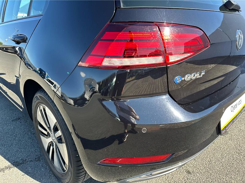 Volkswagen e-Golf Comfortline 100kW SOH: 92,4% - fotka 20 z 22