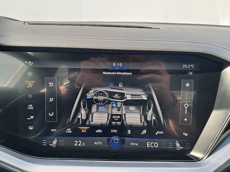 Volkswagen Touareg (2021) ELEGANCE V6 3.0 TDI / 210 kW 4 - fotka 14 z 35